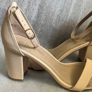 Chunky Block Heel Sandals Open Toe in Nude Suede by DreamPairs Size 6.5 (6 1/2).